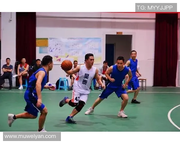 重庆篮球队中路突破革新探索新战术助力球队崛起与发展