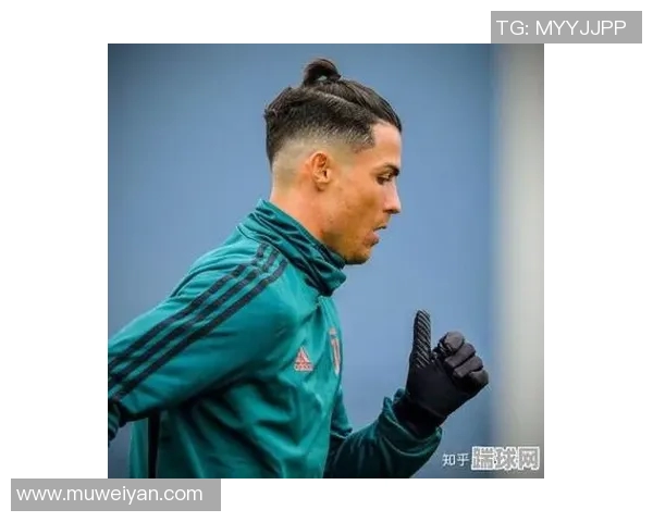 足球明星扎小辫的时尚风采与场上表现的完美结合图片欣赏